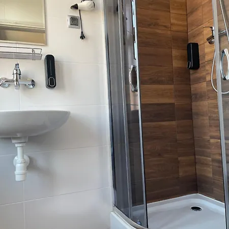 Goscinne I Restauracja Wielkopolanka Hotel Chodzież